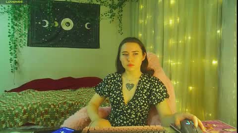 Snapshot of moonlight_sonataa chatting on 12.21.25 moonlight_sonataa online show from 12.21.25