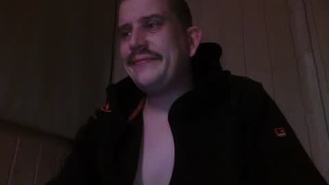 Snapshot of moonlines chatting on 12.17.25 BouncyBoner online show from 12.17.25