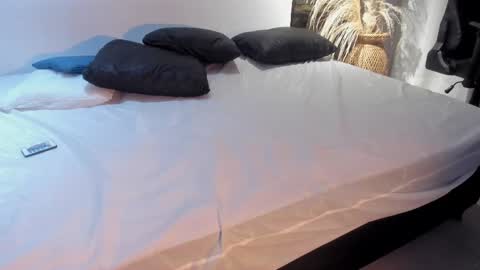 Kitty online show from 10.13.25