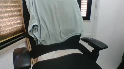 moonnighthugecock online show from 10.06.25