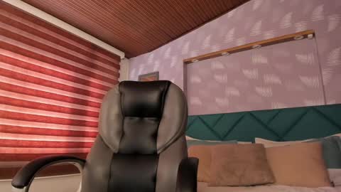 Snapshot of moony_14 chatting on 02.01.25 Michelle online show from 02.01.25