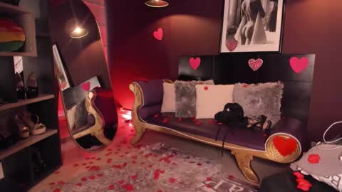 Snapshot of moony_14 chatting on 02.14.26 Michelle online show from 02.14.26