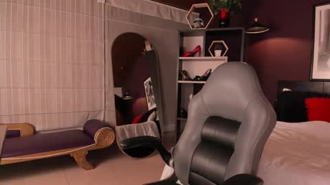 Snapshot of moony_14 chatting on 02.19.26 Michelle online show from 02.19.26