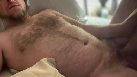 Snapshot of moony__ chatting on 11.24.25 Moon online show from 11.24.25