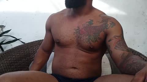 Snapshot of moreno_lutador chatting on 02.22.25 John john online show from 02.22.25