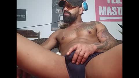 Snapshot of moreno_lutador chatting on 09.25.25 John john online show from 09.25.25