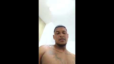 Snapshot of morenoman25 chatting on 04.06.26 Carlos online show from 04.06.26