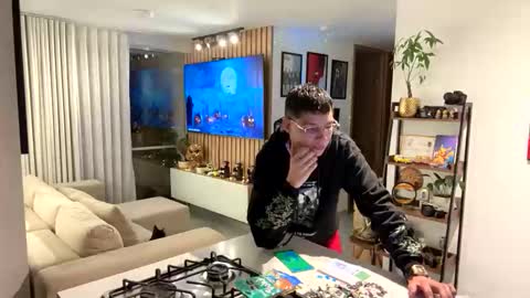 Snapshot of morgan_hiller chatting on 10.29.25 online show from 10.29.25