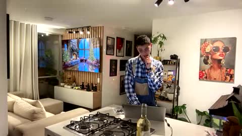 Snapshot of morgan_hiller chatting on 11.08.25 online show from 11.08.25