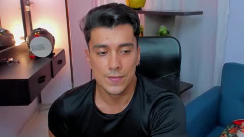 Snapshot of morgan_ra chatting on 11.17.25 morgan_ra online show from 11.17.25