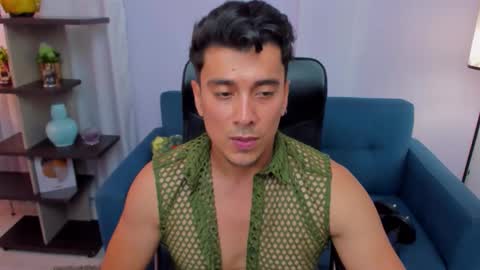 Snapshot of morgan_ra chatting on 11.18.25 morgan_ra online show from 11.18.25