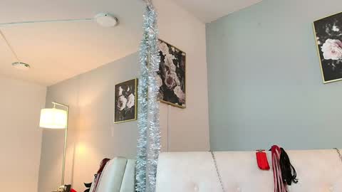 Snapshot of morganacrowley_ chatting on 12.29.24 Morgana online show from 12.29.24