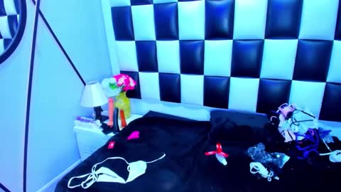 morganasmit_ online show from 02.25.26