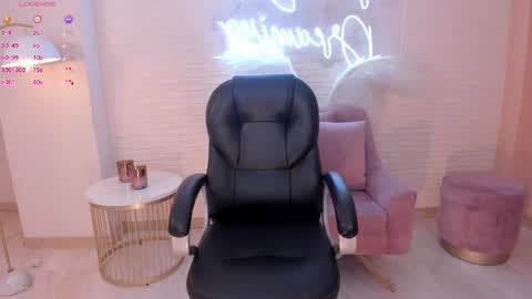 Morgan Hicks online show from 02.11.25