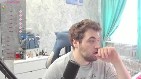 Snapshot of morlaios chatting on 01.04.25 Morl online show from 01.04.25