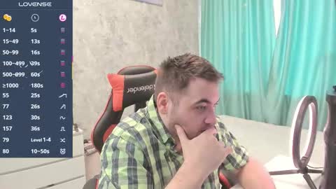 Snapshot of morlaios chatting on 11.12.25 Morl online show from 11.12.25