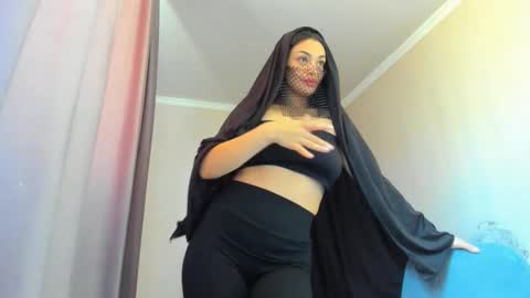 Snapshot of moroccan_diamond_ chatting on 03.21.26 Medina online show from 03.21.26