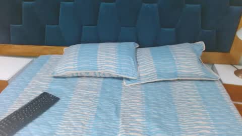 morrigan_luxus online show from 02.20.25