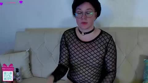 Snapshot of mossprince chatting on 09.11.25 Cernos online show from 09.11.25