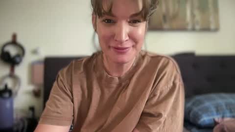 Snapshot of mossy_mommy chatting on 08.06.26 Mossy Mommy online show from 08.06.26