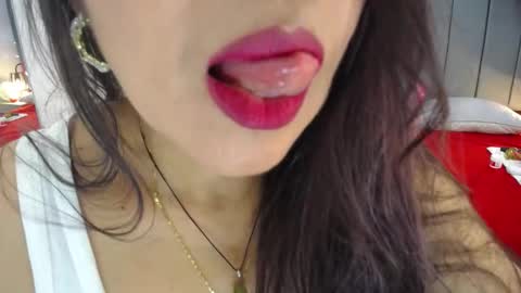 Snapshot of moxa_hot chatting on 02.24.26 moxa hot online show from 02.24.26