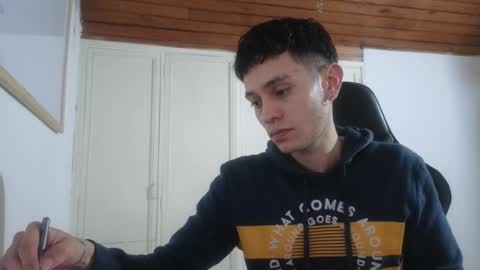 Snapshot of mr_andresr chatting on 09.18.25 Andy online show from 09.18.25