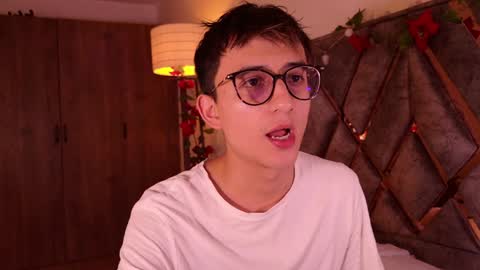 Snapshot of mr_evan1 chatting on 12.04.24 Mr Evans online show from 12.04.24