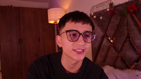 Snapshot of mr_evan1 chatting on 12.06.24 Mr Evans online show from 12.06.24