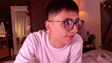 Snapshot of mr_evan1 chatting on 12.09.24 Mr Evans online show from 12.09.24