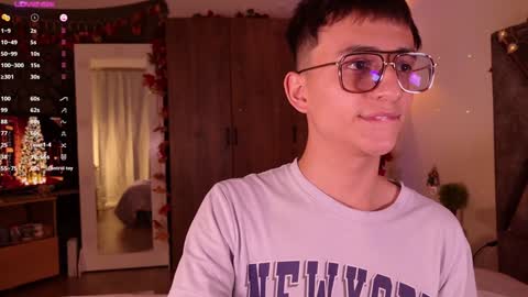 Snapshot of mr_evan1 chatting on 12.10.24 Mr Evans online show from 12.10.24