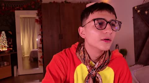 Snapshot of mr_evan1 chatting on 12.12.24 Mr Evans online show from 12.12.24