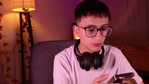 Snapshot of mr_evan1 chatting on 12.13.24 Mr Evans online show from 12.13.24