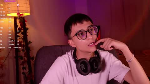 Snapshot of mr_evan1 chatting on 12.13.24 Mr Evans online show from 12.13.24