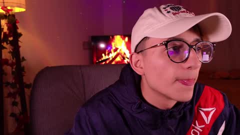 Snapshot of mr_evan1 chatting on 12.15.24 Mr Evans online show from 12.15.24