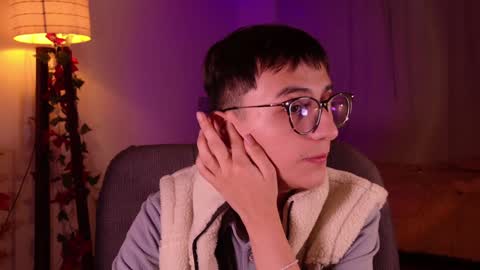 Snapshot of mr_evan1 chatting on 12.20.24 Mr Evans online show from 12.20.24