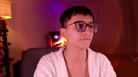 Snapshot of mr_evan1 chatting on 12.23.24 Mr Evans online show from 12.23.24