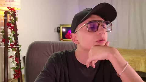 Snapshot of mr_evan1 chatting on 01.11.25 Mr Evans online show from 01.11.25