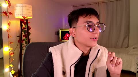 Snapshot of mr_evan1 chatting on 02.04.25 Mr Evans online show from 02.04.25