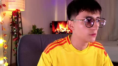 Snapshot of mr_evan1 chatting on 03.05.25 Mr Evans online show from 03.05.25