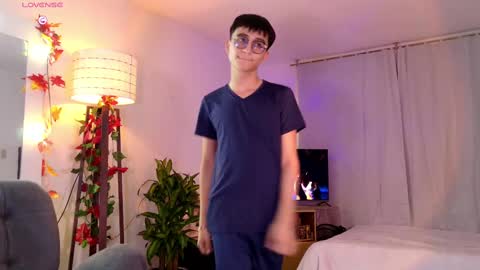 Snapshot of mr_evan1 chatting on 03.08.25 Mr Evans online show from 03.08.25