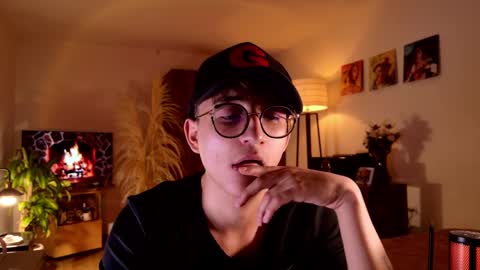 Snapshot of mr_evan1 chatting on 09.09.25 Mr Evans online show from 09.09.25