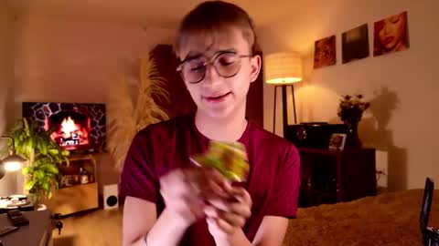 Snapshot of mr_evan1 chatting on 09.11.25 Mr Evans online show from 09.11.25