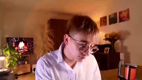 Snapshot of mr_evan1 chatting on 09.12.25 Mr Evans online show from 09.12.25