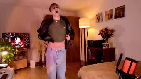 Snapshot of mr_evan1 chatting on 09.22.25 Mr Evans online show from 09.22.25