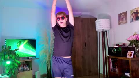 Snapshot of mr_evan1 chatting on 10.02.25 Mr Evans online show from 10.02.25