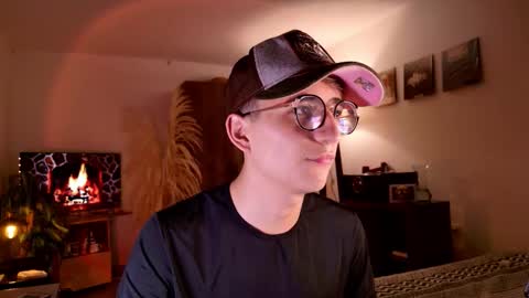 Snapshot of mr_evan1 chatting on 10.16.25 Mr Evans online show from 10.16.25