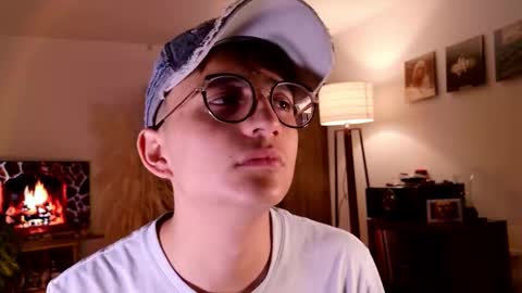 Snapshot of mr_evan1 chatting on 11.04.25 Mr Evans online show from 11.04.25