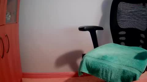 Snapshot of mr_funtease chatting on 11.17.25 Fit and Fun....10 Hung online show from 11.17.25