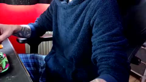 Snapshot of mr_hung_uk38 chatting on 10.22.25 mr_hung_uk38 online show from 10.22.25