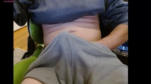 Snapshot of mr_longfellow chatting on 03.10.26 mr_longfellow online show from 03.10.26